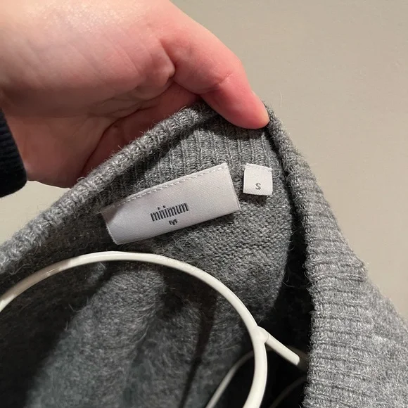 Grey Sweater | Minimum - Picture 2 of 2